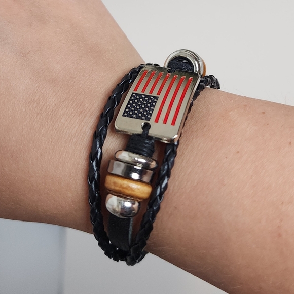 NEW‼️Bracelet with American Flag🔥 - Picture 2 of 4